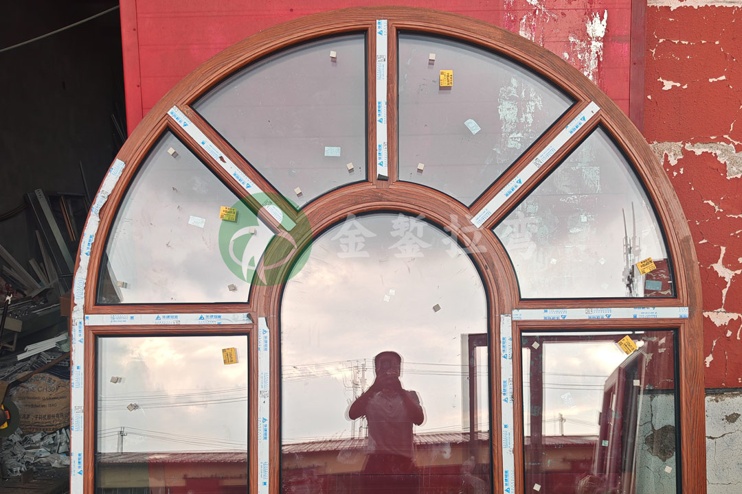 断桥铝圆弧窗拉弯